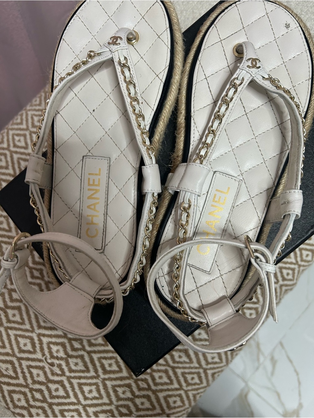 CHANEL White Quilted Leather Chain-Trim Sandals